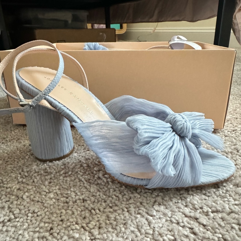 Loeffer Randall size 7.5 blue heels. Brand new never worn.